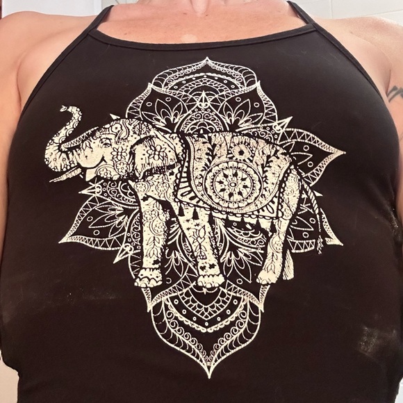 💫Y2K Women’s Black Tank-Top with Elephant Print / shines under black lights - Picture 1 of 6